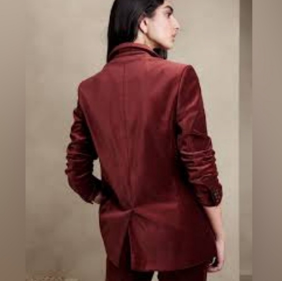 Banana Republic Burgundy Blazer - Picture 2 of 6